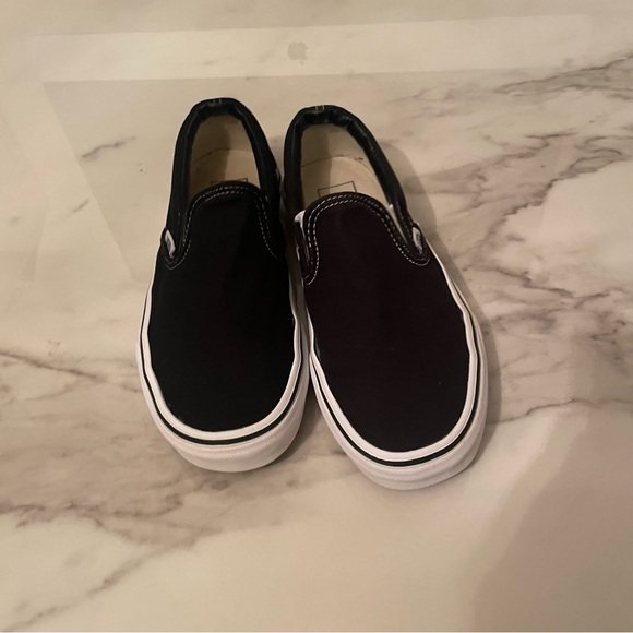Black slip on Vans trainers - Picture 1 of 9